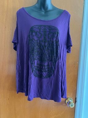 Women's Purple Short Sleeve Tee with Black Lace Skull